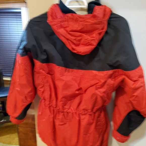 Woman's Columbia Winter Jacket - Picture 3 of 3